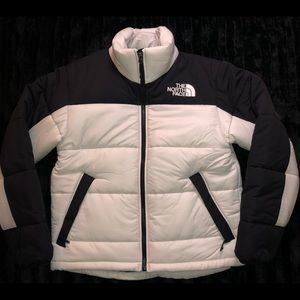 (NWOT) THE NORTH FACE WOMENS SIZE M PUFFER COAT